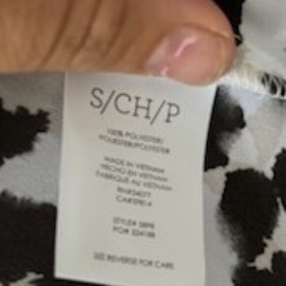 Barely Worn- Cabi Rosette Blouse #5898 Black White Neutral Small - Picture 8 of 10